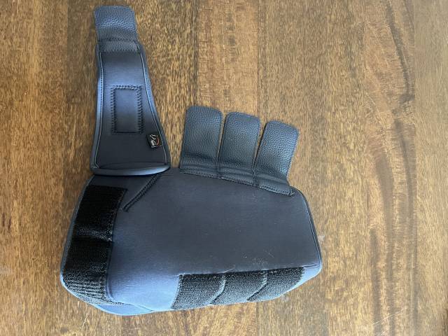Gu&ecirc;tres ferm&eacute;es HKM taille L