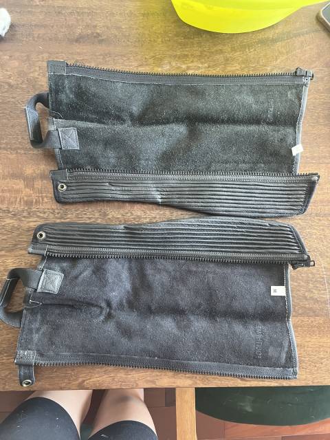 Mini-chaps Equith&egrave;me cuir noir taille M