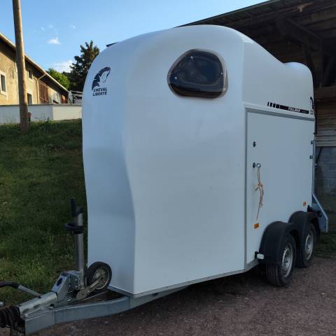 ‼️à vendre – van cheval liberté gold one 1,5 place – tr