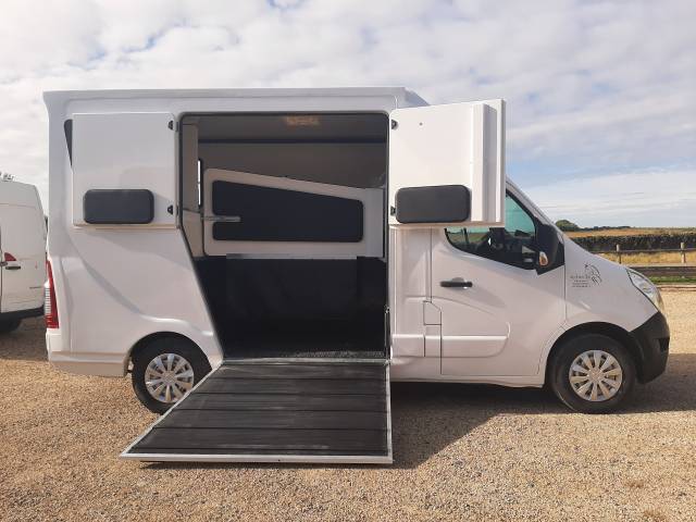 Renault master