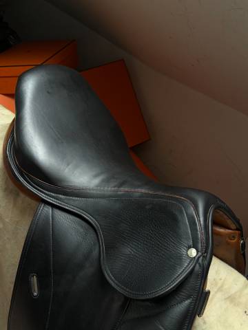 Selle dressage Forestier noire et fauve T.17,5/18P 