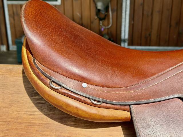 Tr&egrave;s belle selle Herm&egrave;s mixte.&nbsp;