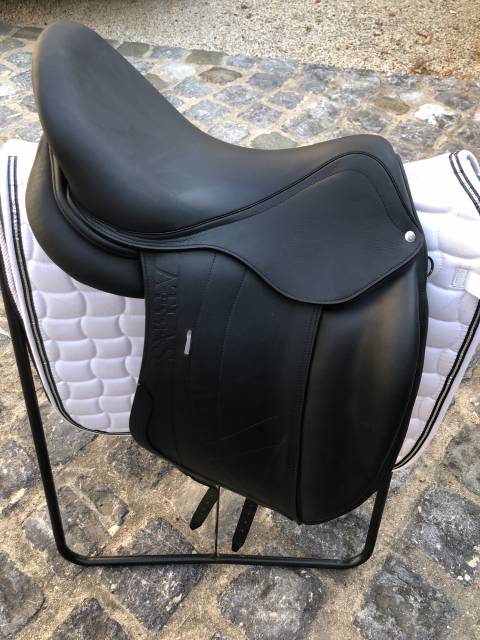 Selle de dressage Arion 17 pouces