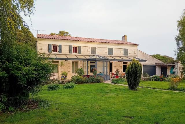 Propriete de caractere avec installations equestres