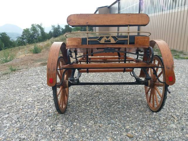 Voiture hippomobile