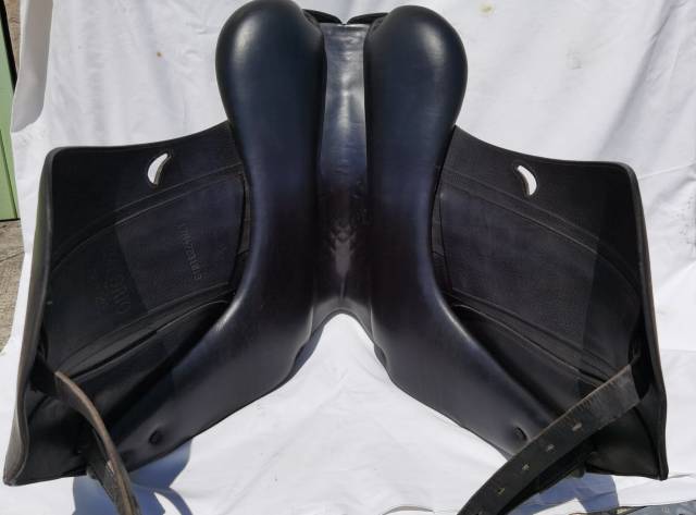 Selle de dressage Emporio by Prestige 17"