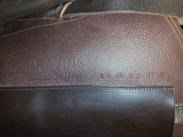 Selle Dressage mod&egrave;le &laquo; PREMIUM &raquo; 