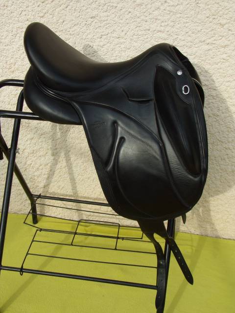 Selle dressage devoucoux makila lab 18'