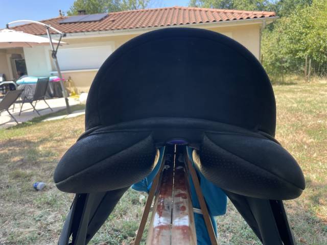 Selle de dressage si&egrave;ge  17,5 