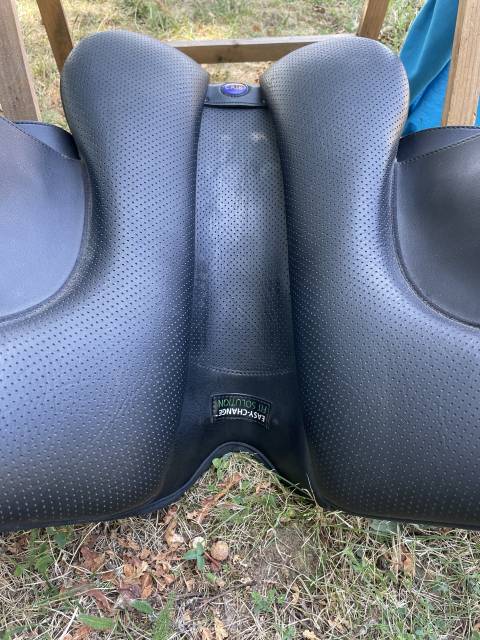 Selle de dressage si&egrave;ge  17,5 