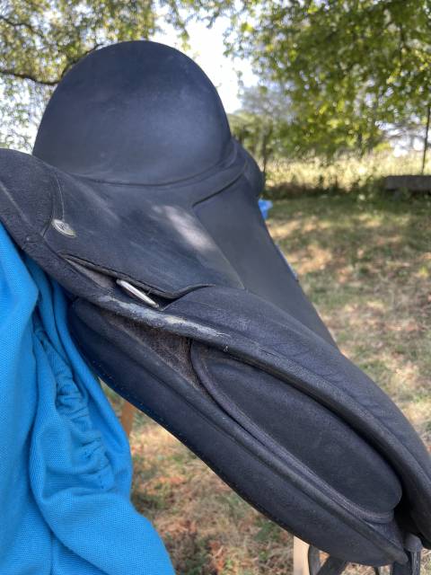 Selle de dressage si&egrave;ge  17,5 