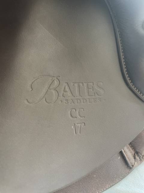 Selle mixte bates cuir h&eacute;ritage 17&rdquo; 2025