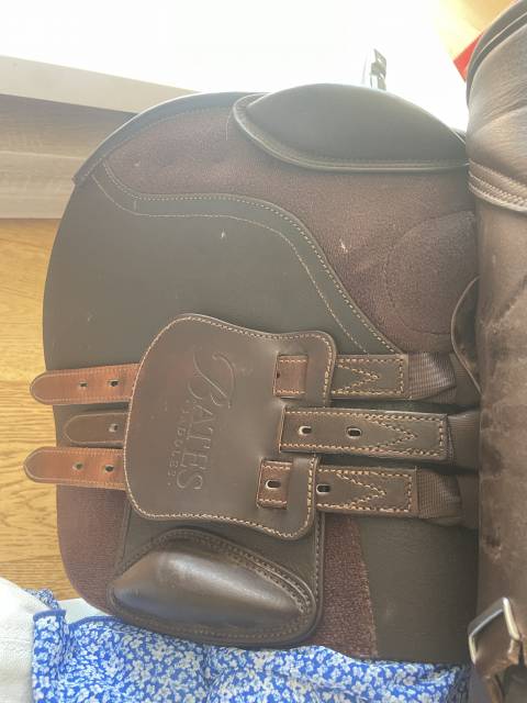 Selle mixte bates cuir h&eacute;ritage 17&rdquo; 2025