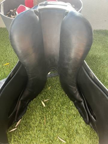 Selle Dressage Prestige mod&egrave;le Helen X-Technology