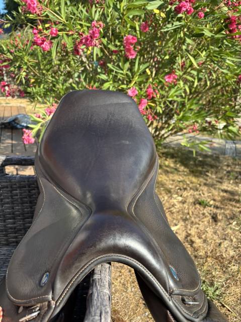 Selle d&rsquo;obstacle Ikonic 17&rdquo;