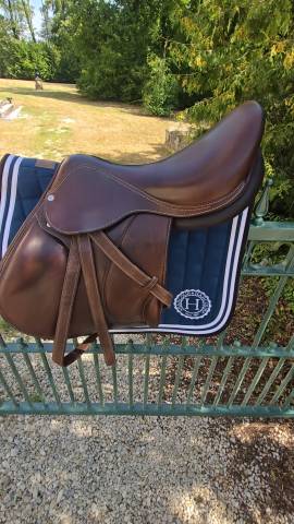 Selle Voltaire Design Essentials Monoquartier 17,5" 