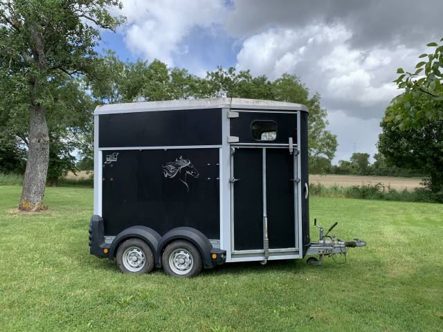 Van hb506 ifor williams 2 places