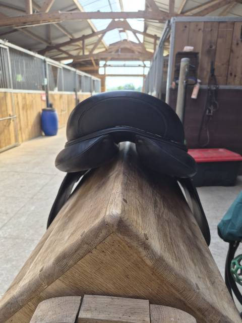 Selle de dressage Devoucoux 