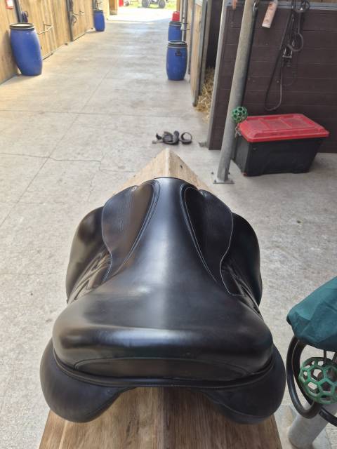 Selle de dressage Devoucoux 