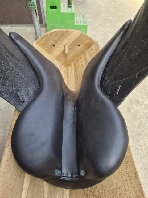 Selle de dressage Devoucoux 
