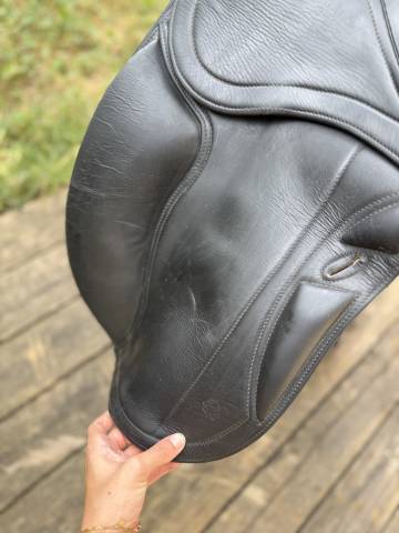 Selle de dressage