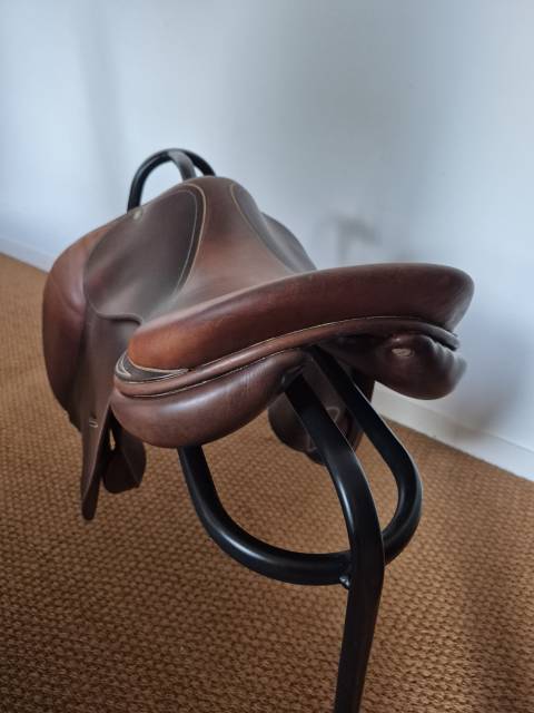 Superbe selle cso childeric 17'' châtaigne