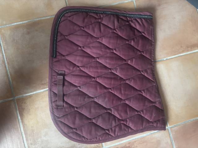 Tapis fouganza bordeaux 