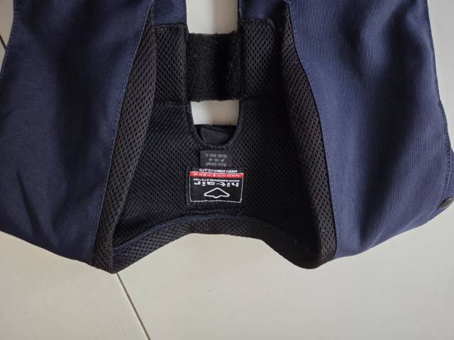 gilet airbag Hit Air T. Small bleu marine TB &eacute;tat