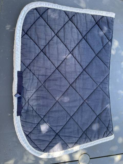 Tapis bleu marine 