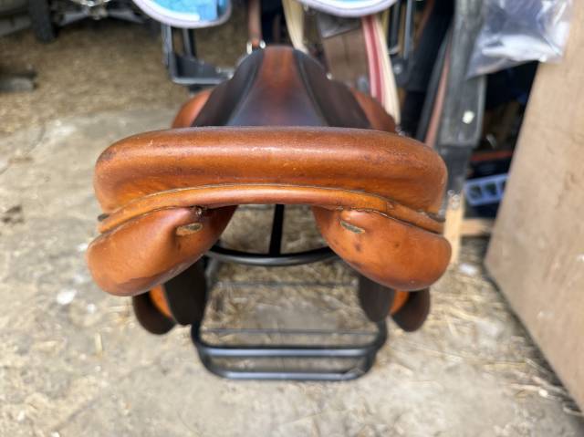 Selle Butet + équipement 