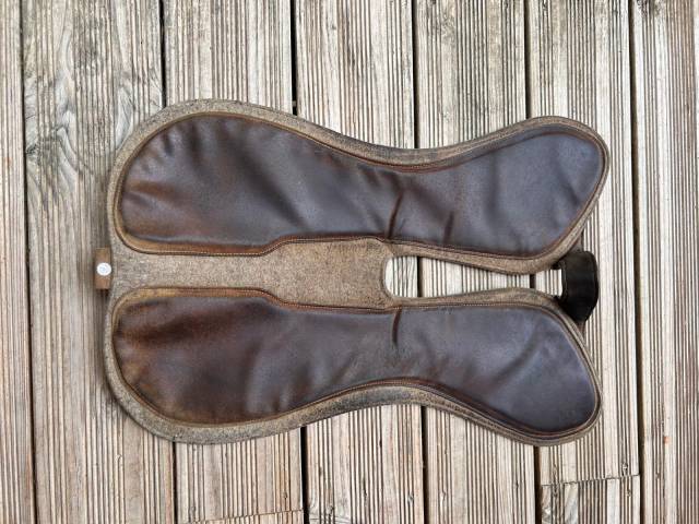 Amortisseur Pravins cuir et feutre