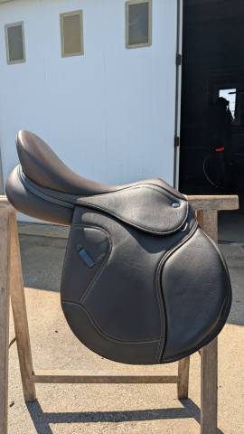 Selle Ikonic