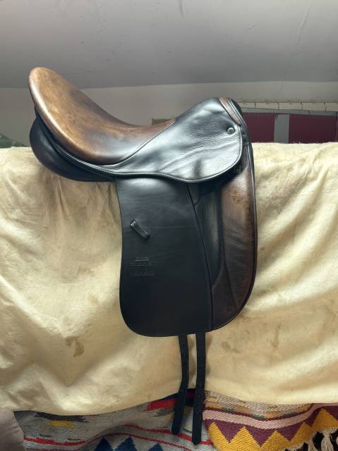 Selle dressage St&uuml;bben Maestoso Havane Arcade 31 Т.17,5