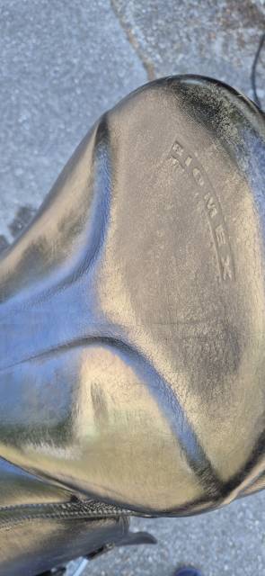 Selle de dressage