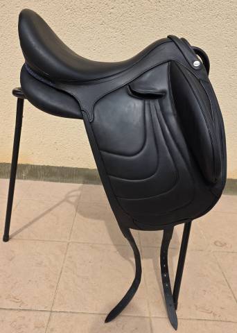 Selle de dressage Devoucoux Makila Harmonie si&egrave;ge 17,5 