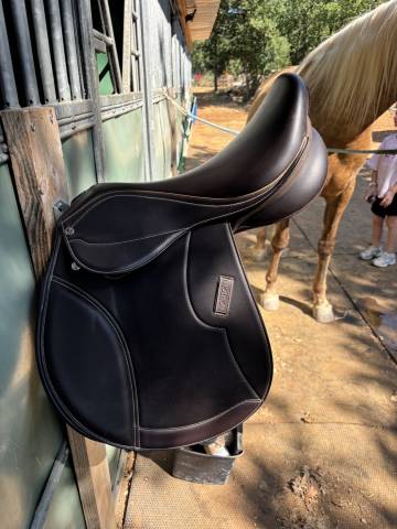 Selle norton marron synth&eacute;tique et cuir