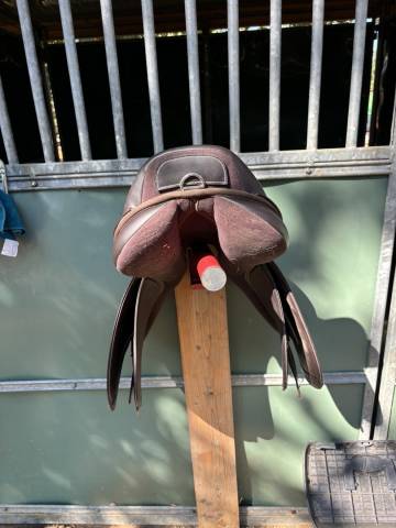 Selle norton marron synth&eacute;tique et cuir