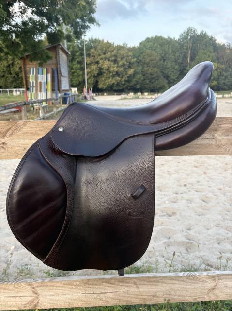 Selle CWD SE02 &ndash; 17,5 &ndash; tr&egrave;s bon &eacute;tat