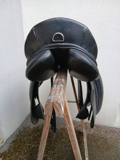 Selle Fouganza 17&rsquo;5 noire