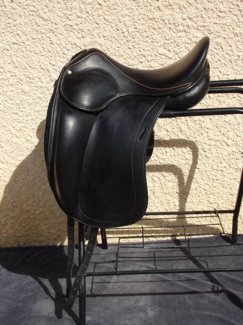 Selle dressage childeric 17' petit prix 