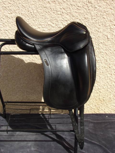 Selle Dressage Childeric 17' petit prix 