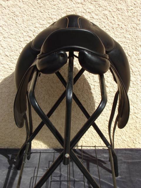 Selle Dressage Childeric 17' petit prix 