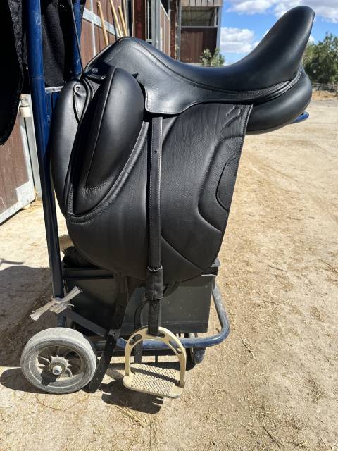 Selle de dressage Antares