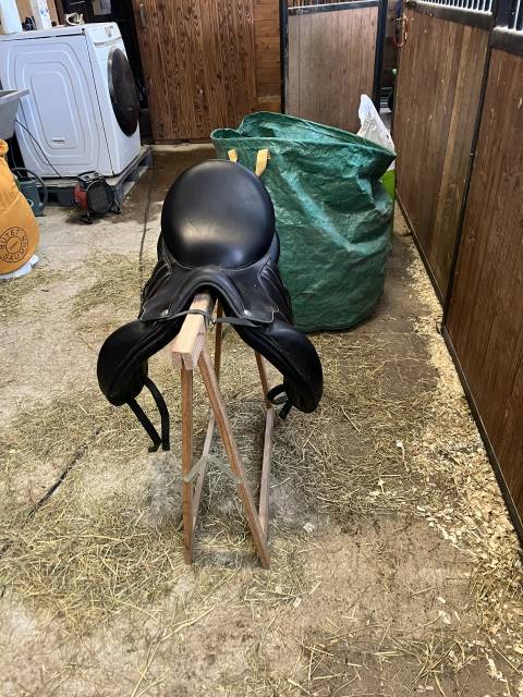 Selle dressage butet