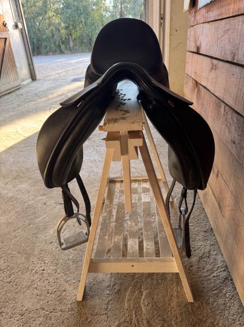 Selle Bates innova dressage 17,5p