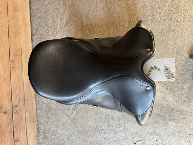Selle Bates innova dressage 17,5p