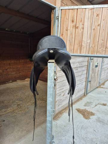 Selle de dressage Bates Isabell Werth en cuir noir, tai