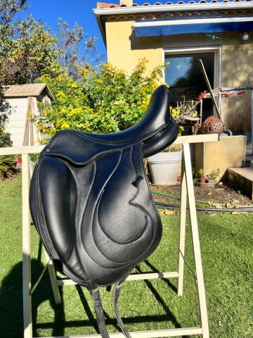 Selle dressage Antar&egrave;s 17,5