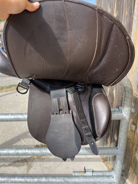 Selle mixte 17 pouces GFS