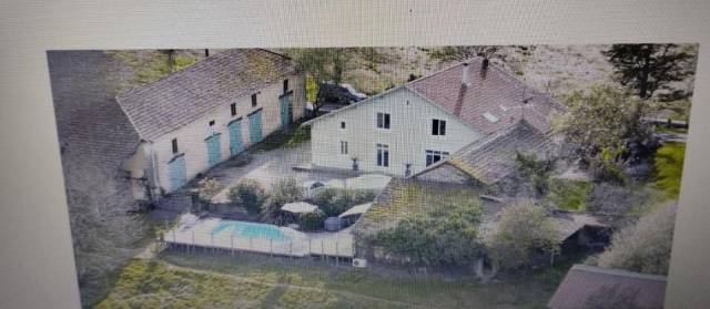 Propriété équestre familiale sur 17 ha  